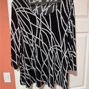Travel Elements Black and White Tunic XL. 3/4 sleeves
